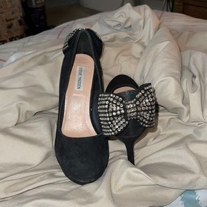 Heels and they are black they are nice